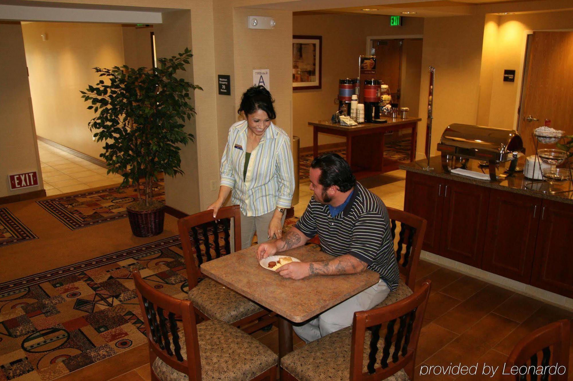 Hampton Inn & Suites Highland Сан-Бернардино Ресторан фото
