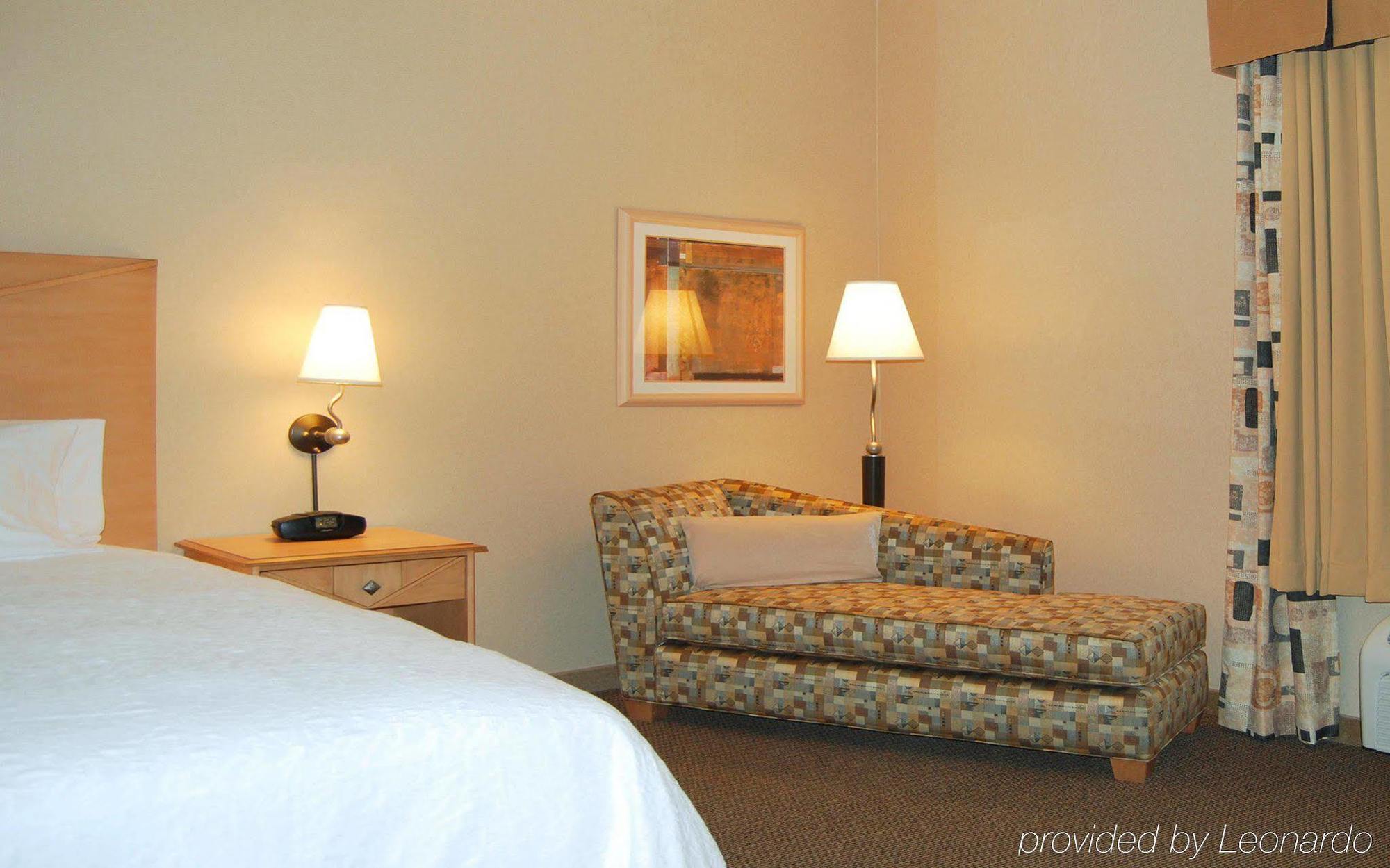 Hampton Inn & Suites Highland Сан-Бернардино Номер фото